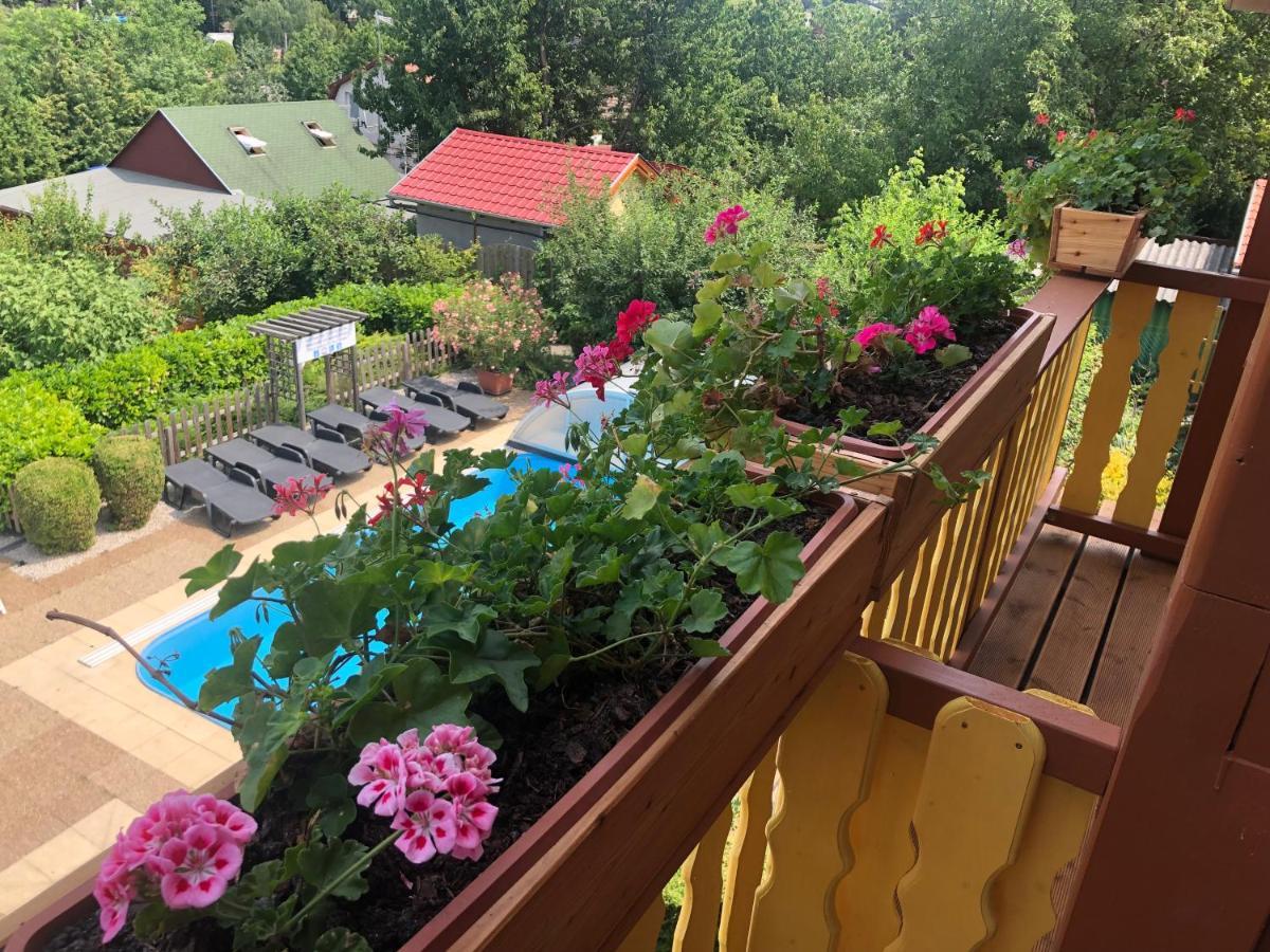 Hotel Haus Marika Siófok Exterior foto