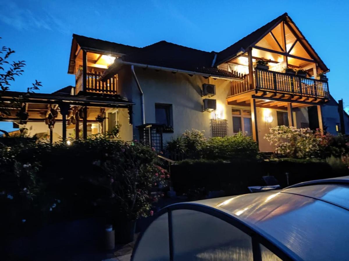 Hotel Haus Marika Siófok Exterior foto