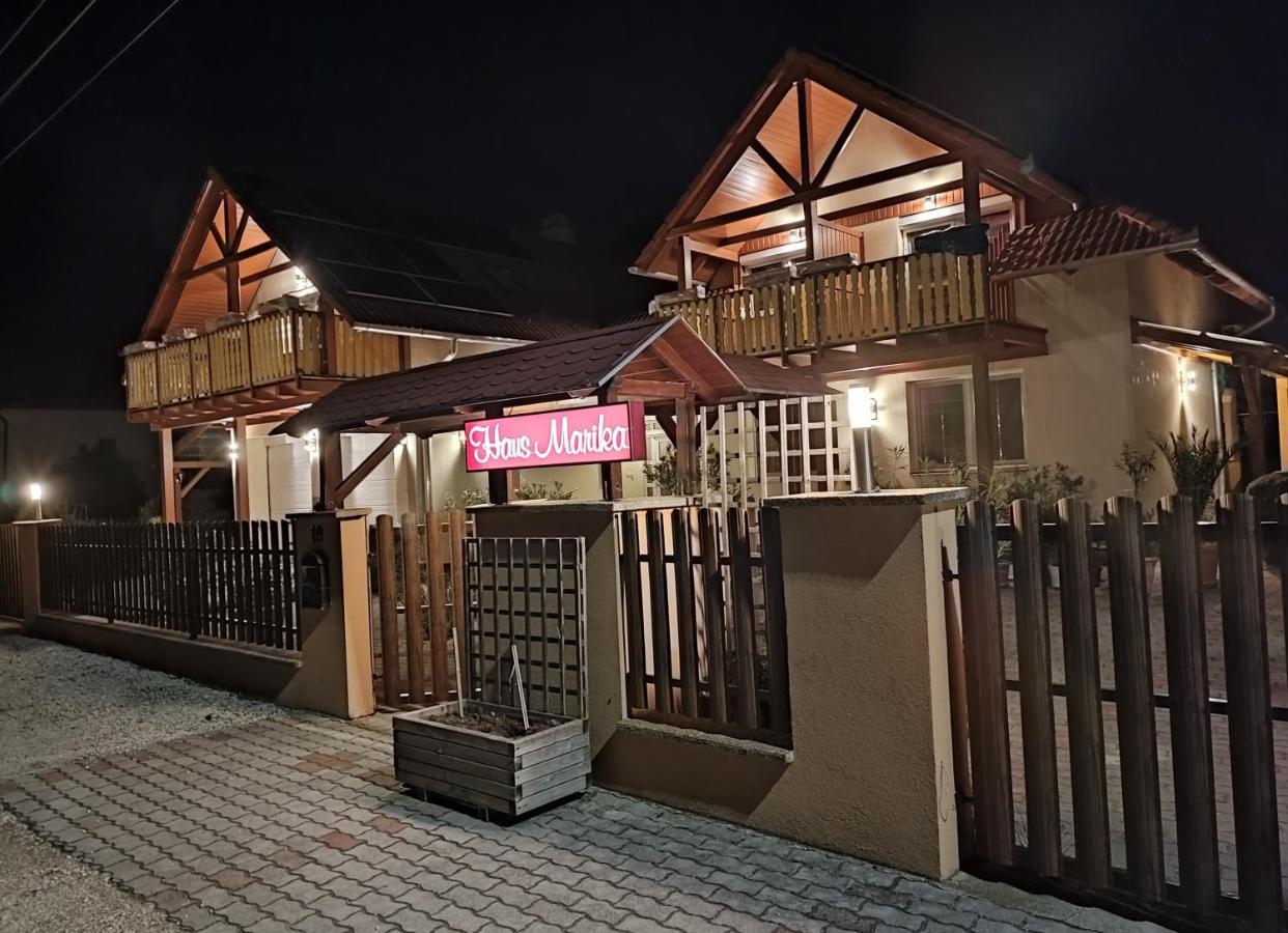 Hotel Haus Marika Siófok Exterior foto