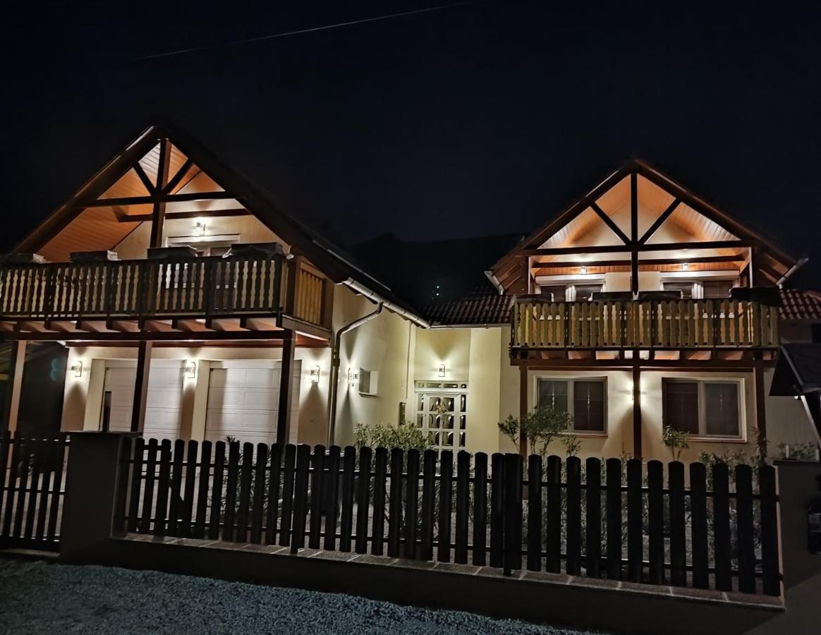 Hotel Haus Marika Siófok Exterior foto