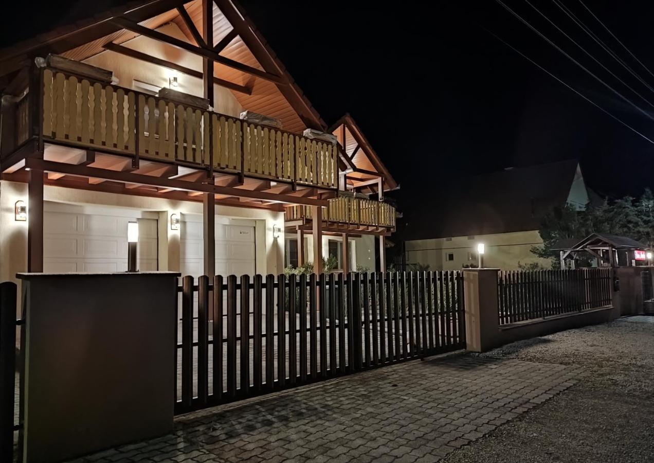 Hotel Haus Marika Siófok Exterior foto